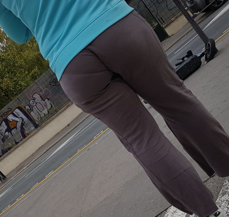 Loving Mom at work with bubble Ass and VPL (candid voyeur) 6 of 32 pics