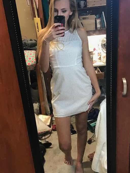 Slim blonde teen selfie  3 of 11 pics