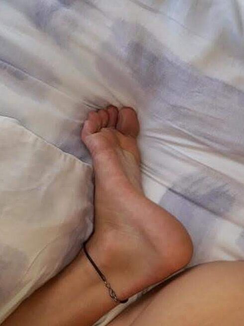 BELGIAN YOUNG FEET 10 of 17 pics