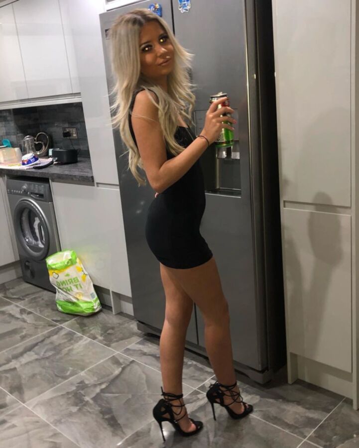 Ryanne - Fuckable hypersexualized Chav - Chavs 7 of 194 pics