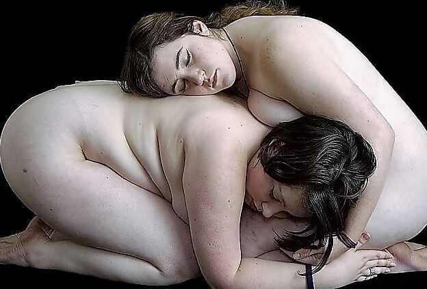 Two Chubby Pretty Friends Posing Together BBW FUCK PIC