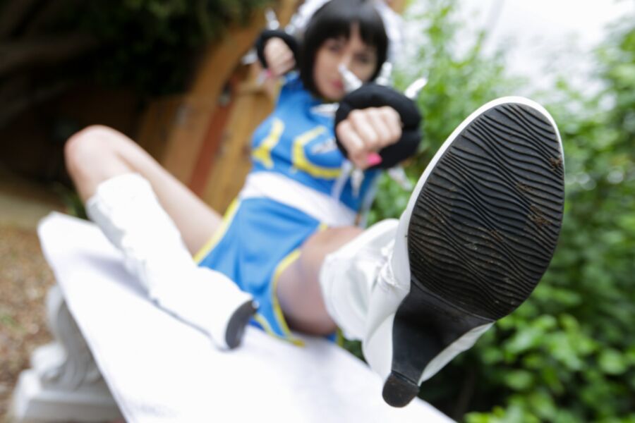 Krankenschwester Schulmaedchen Cosplay Facesitting