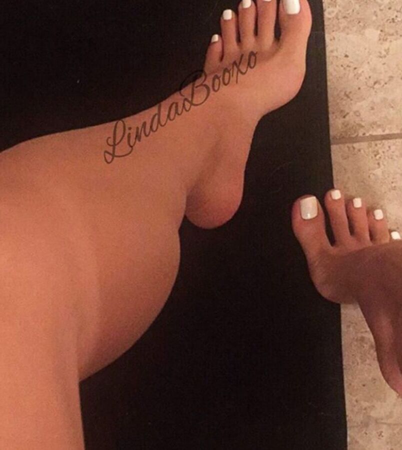 Linda booxo feet
