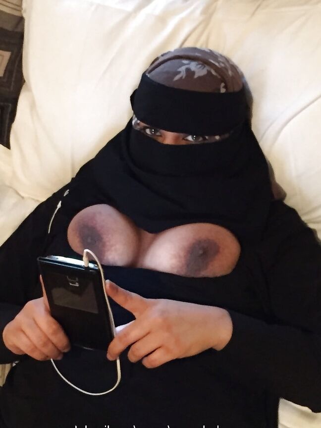 Muslim Burqa Slut Tight Ass Exposing Boobs Nipples Finger Pussy.