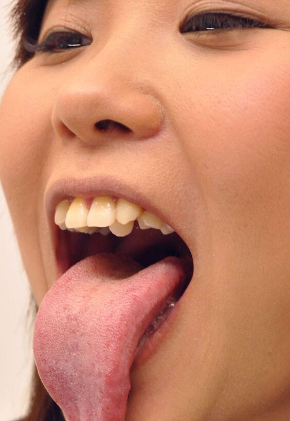 Girl tongue natural vintage