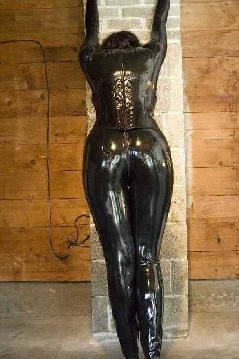Italienerin Jungfrau Latex Onanieren