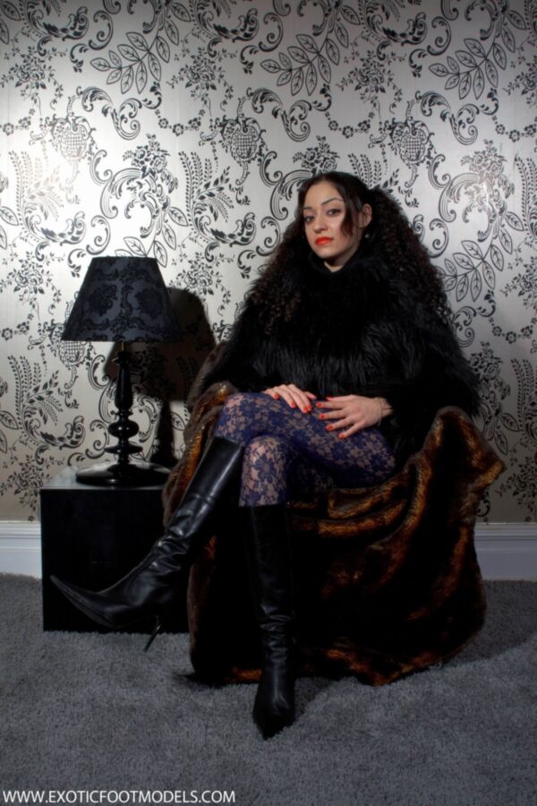 Mistress Ella Strictland