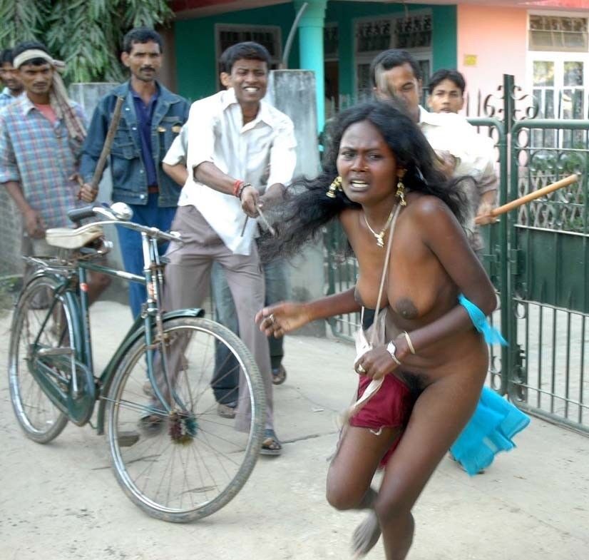 Indian women (Public Nudity) - Nuded Photo.