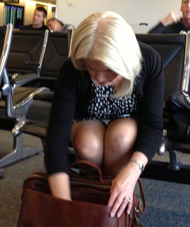 Upskirt in the airport.