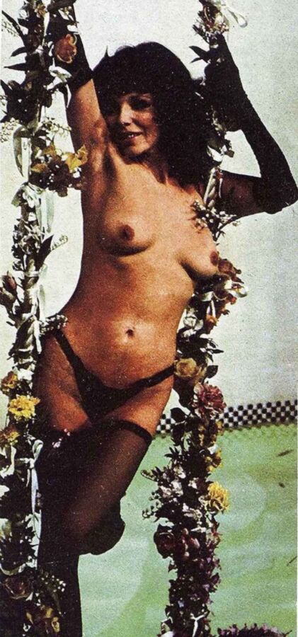 Joan Quintas Nude Photo.