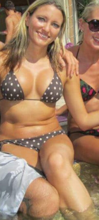 Diane PLASTIC BOTOX ADDICTED fake tits bimbo Essex MILF 5 of 24 pics.