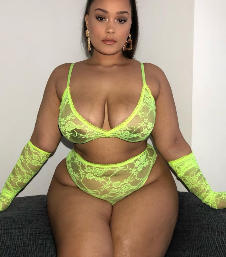 Natalie Elizabeth Nude