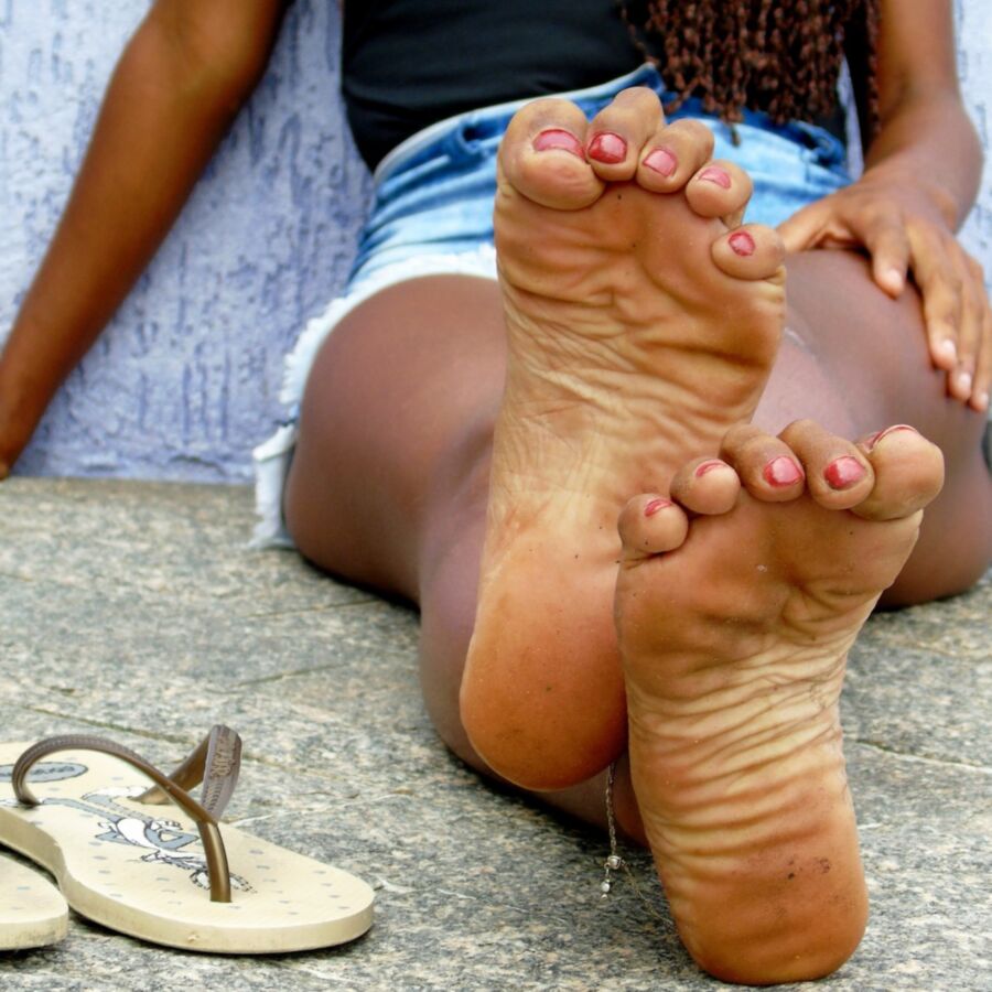 Brazilian Feet - - Nuded Photo.